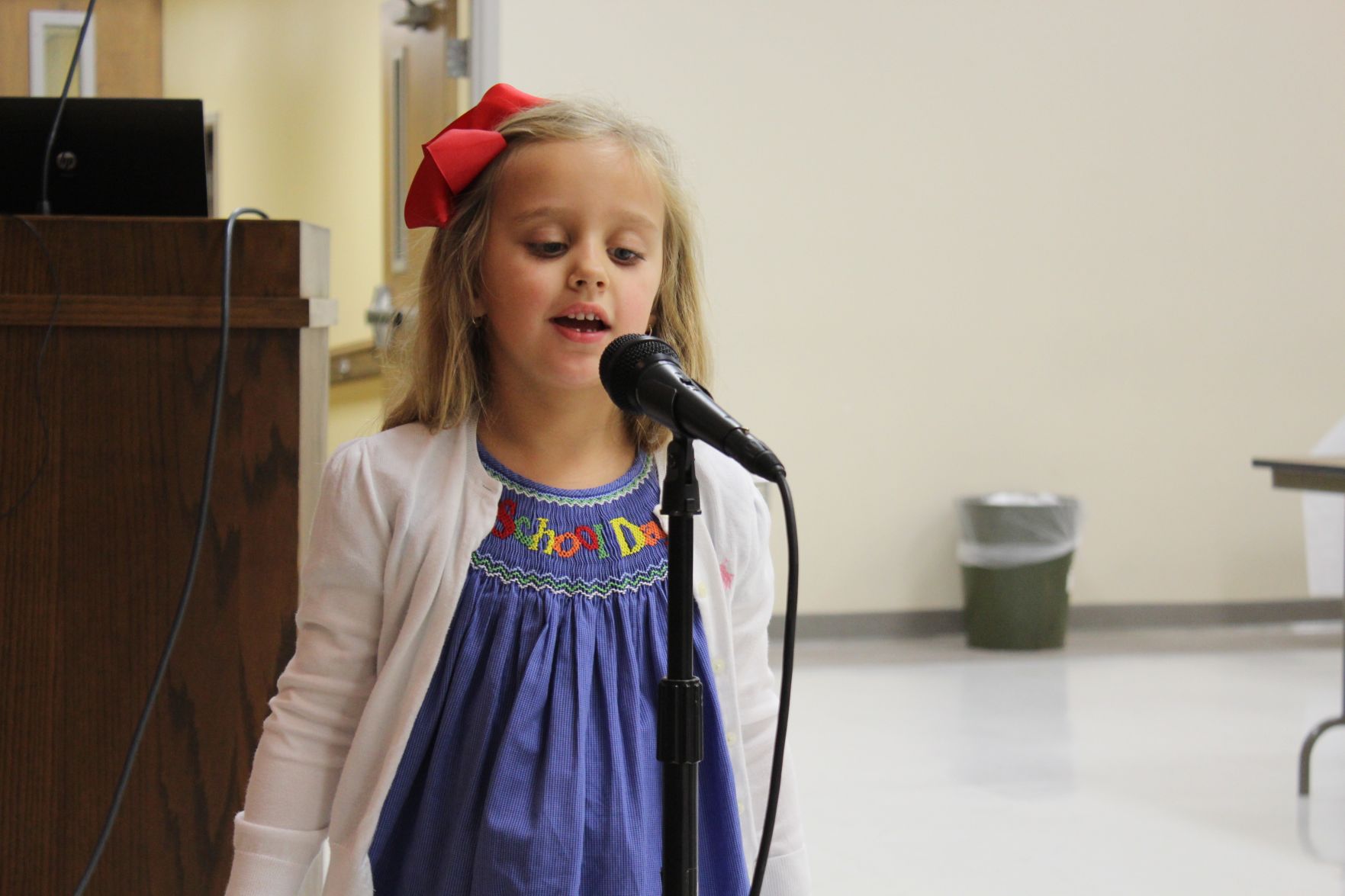 Henley leads DeSoto County Schools board in pledge
